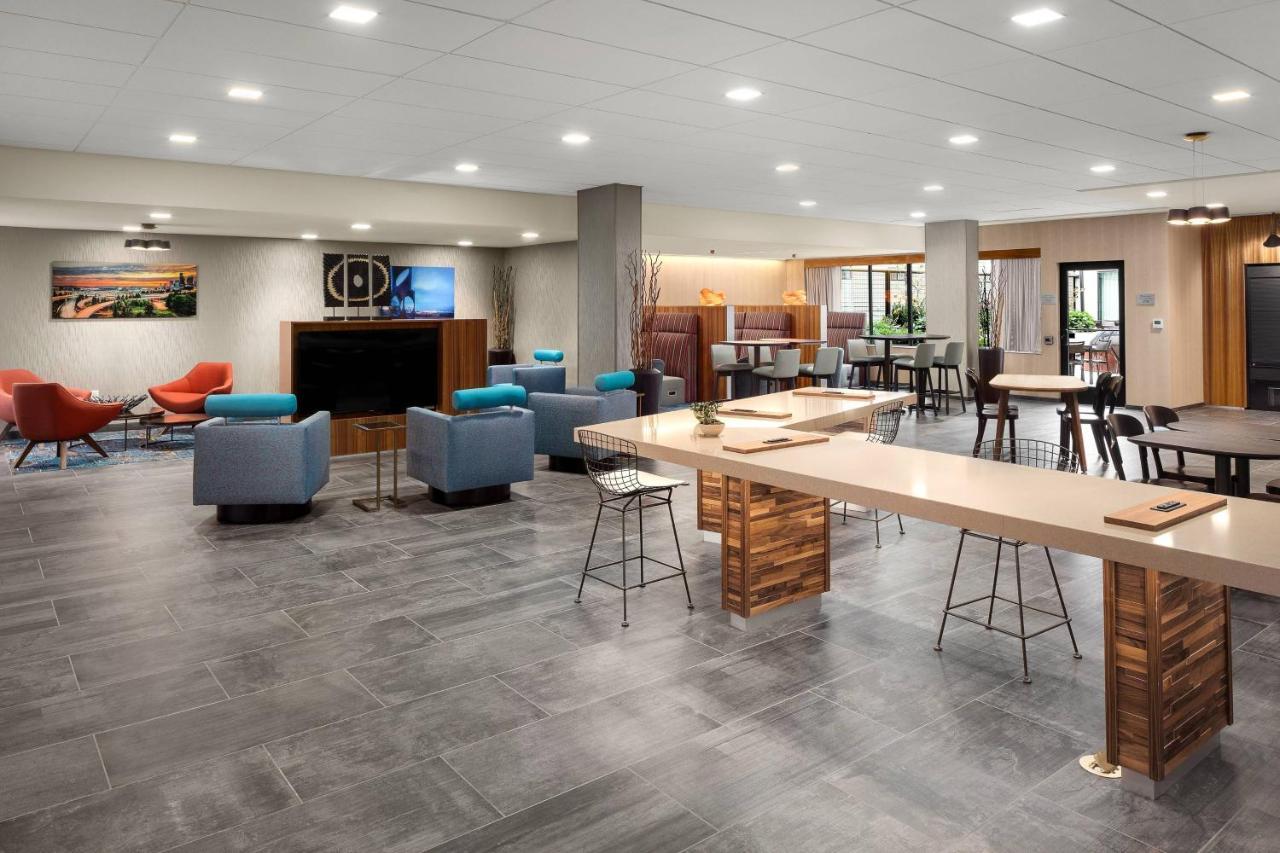 Courtyard By Marriott Seattle Northgate Hotel Ngoại thất bức ảnh